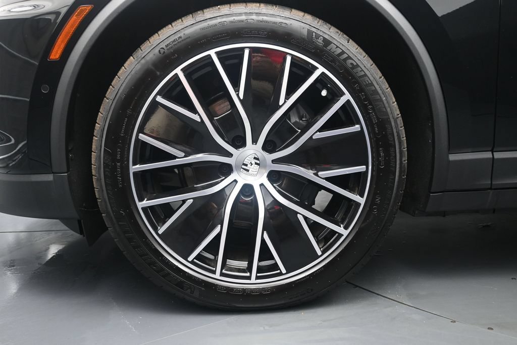 New 2026 Porsche Macan 4 Electric AWD/4WD image 9