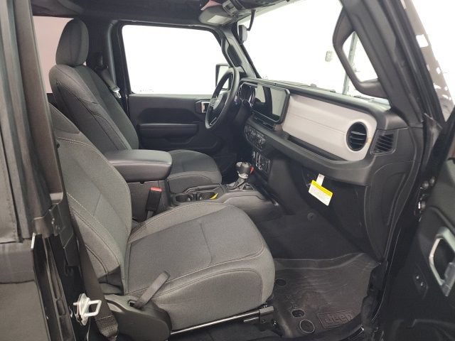 Used 2026 Jeep Wrangler Sport AWD/4WD image 18