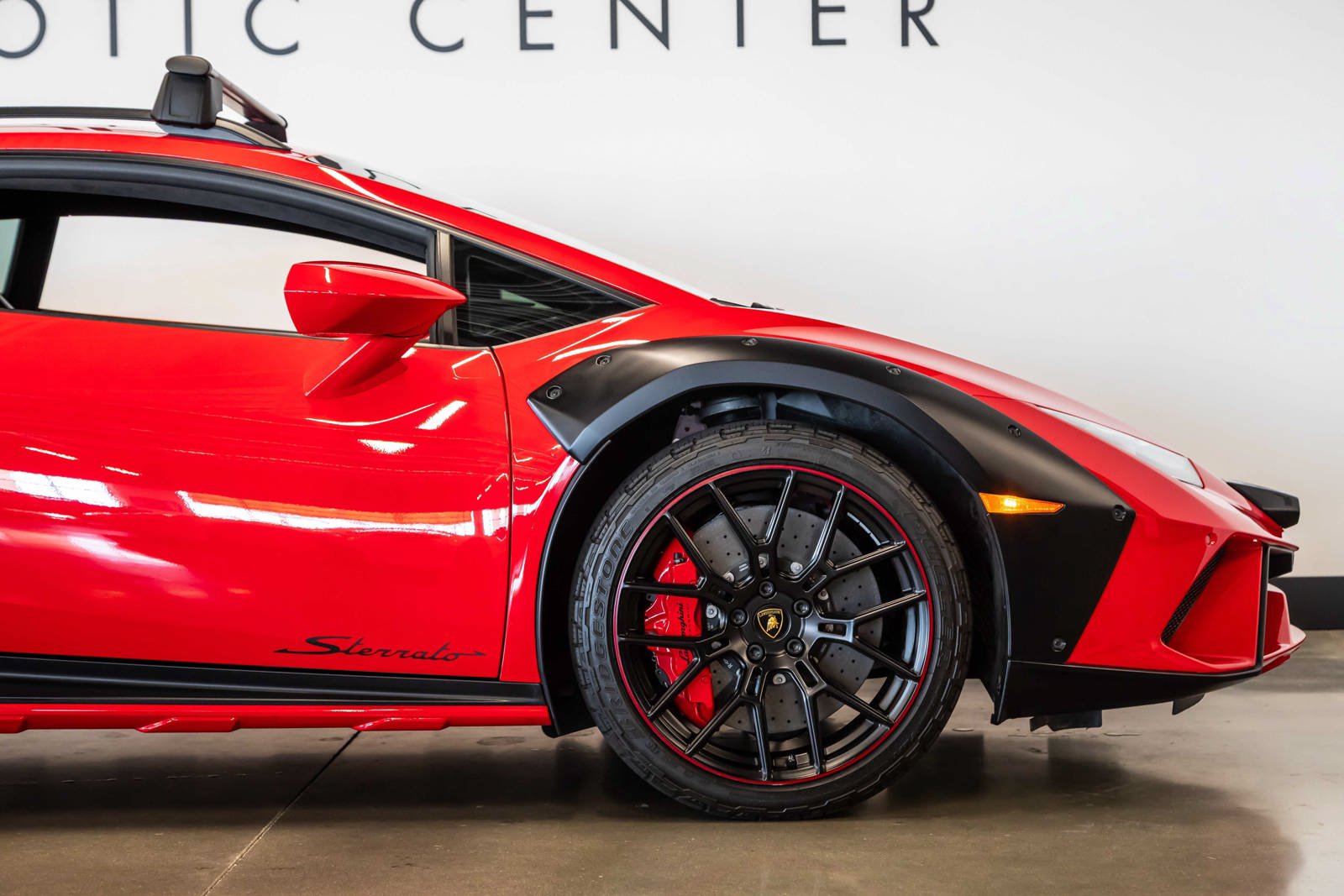 Used 2024 Lamborghini Huracan Sterrato AWD/4WD image 14