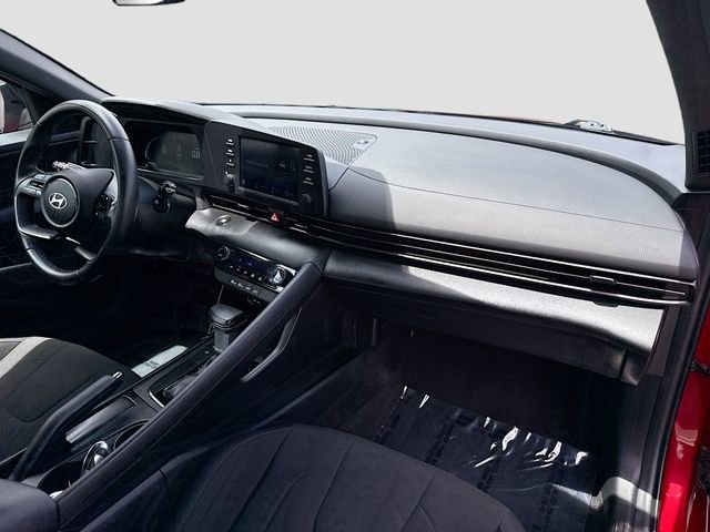 Certified 2025 Hyundai Elantra Sport FWD image 28