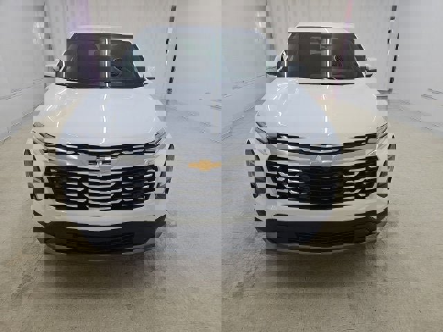 New 2026 Chevrolet Equinox LT image 2