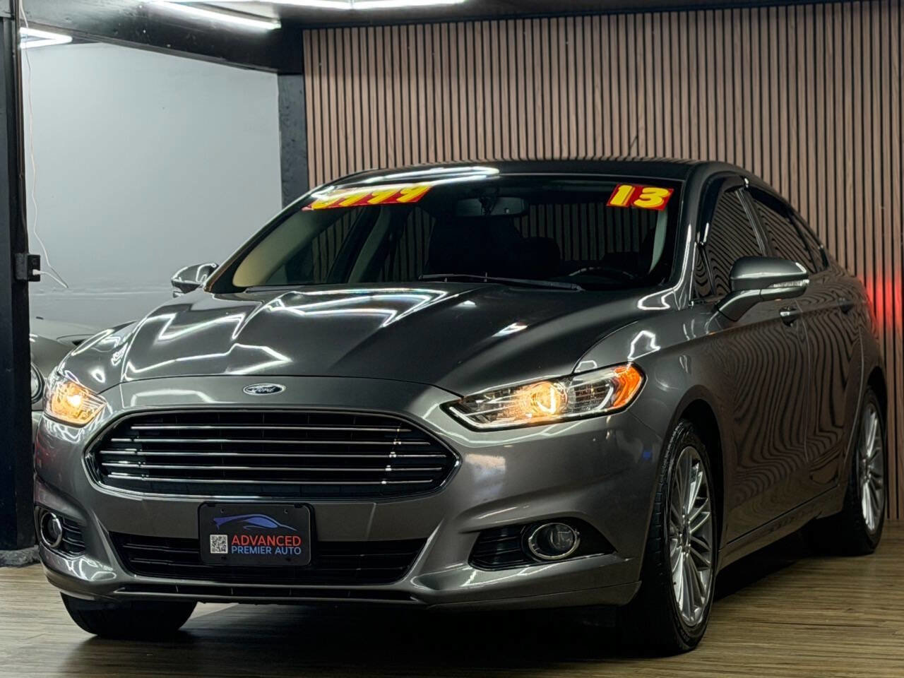 Used 2013 Ford Fusion SE FWD image 1