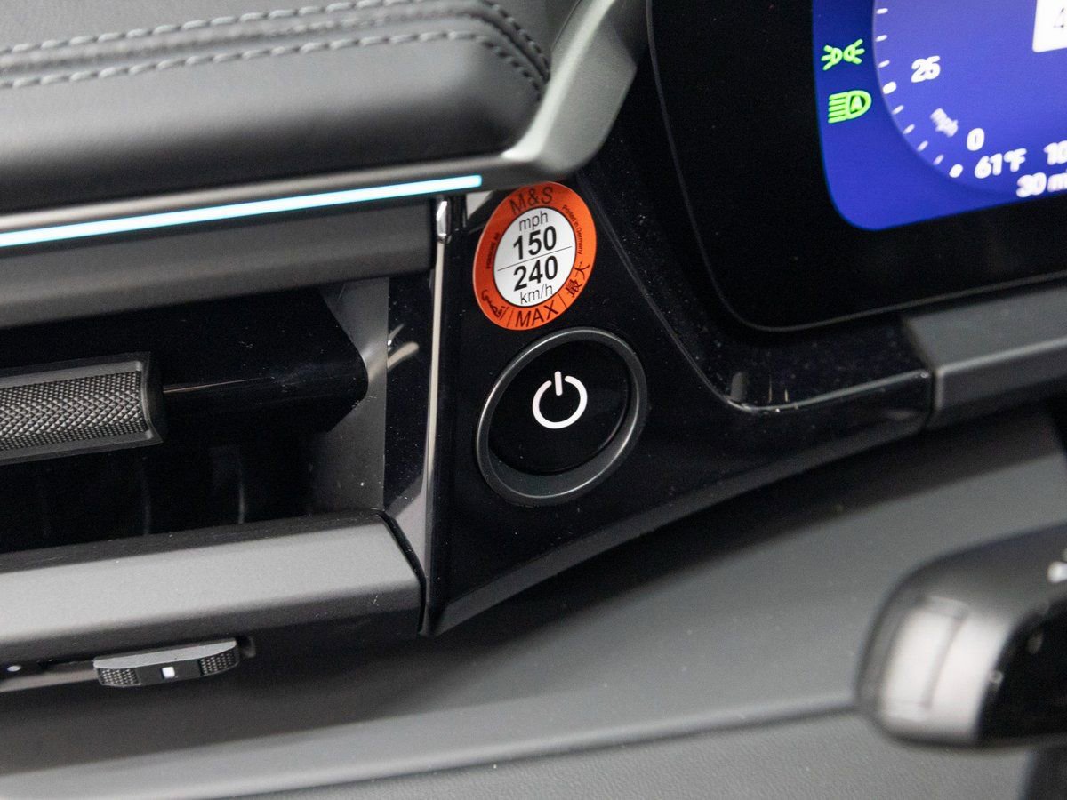 New 2025 Porsche Macan 4S Electric image 15