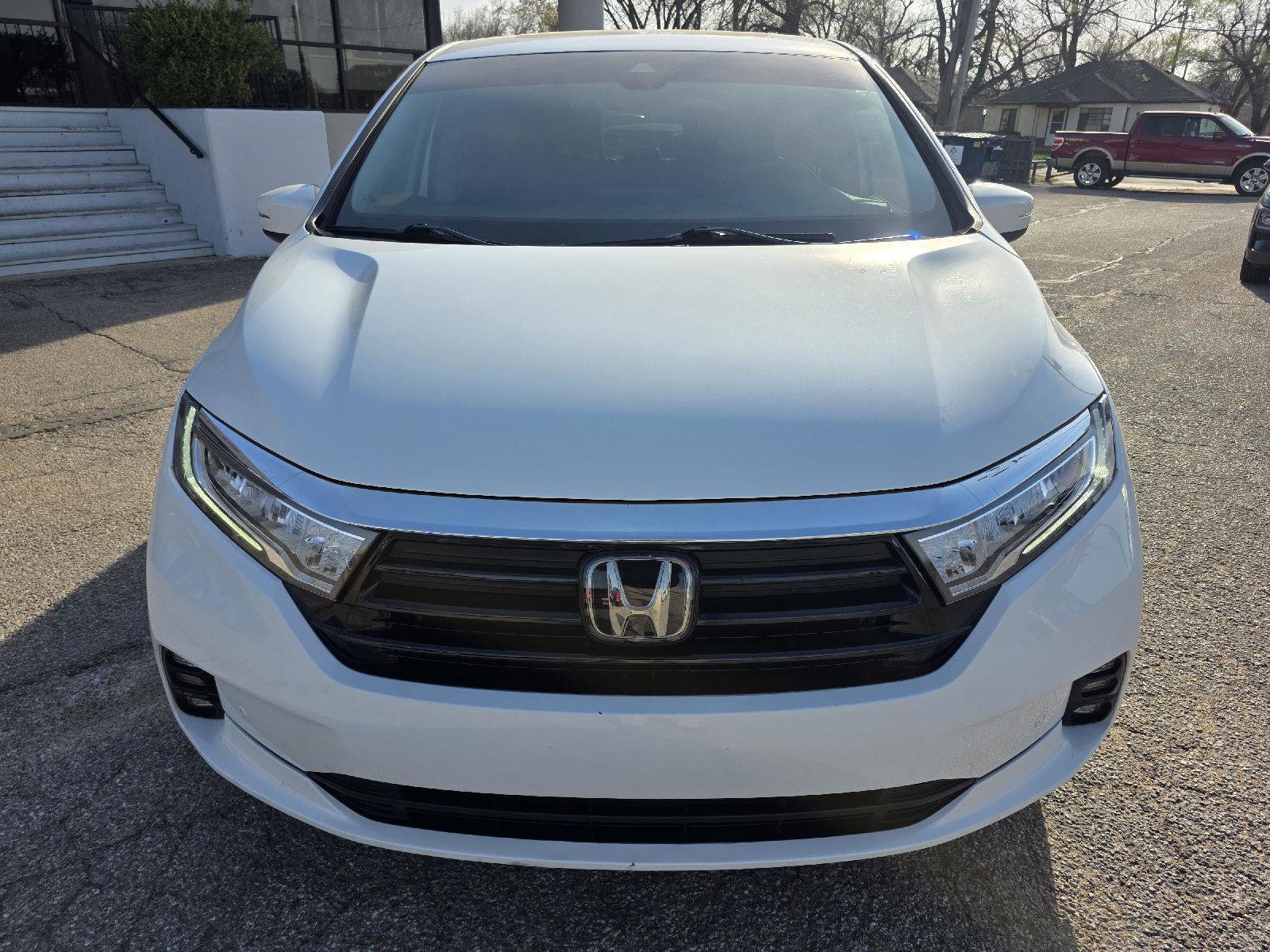 Used 2023 Honda Odyssey Touring image 2