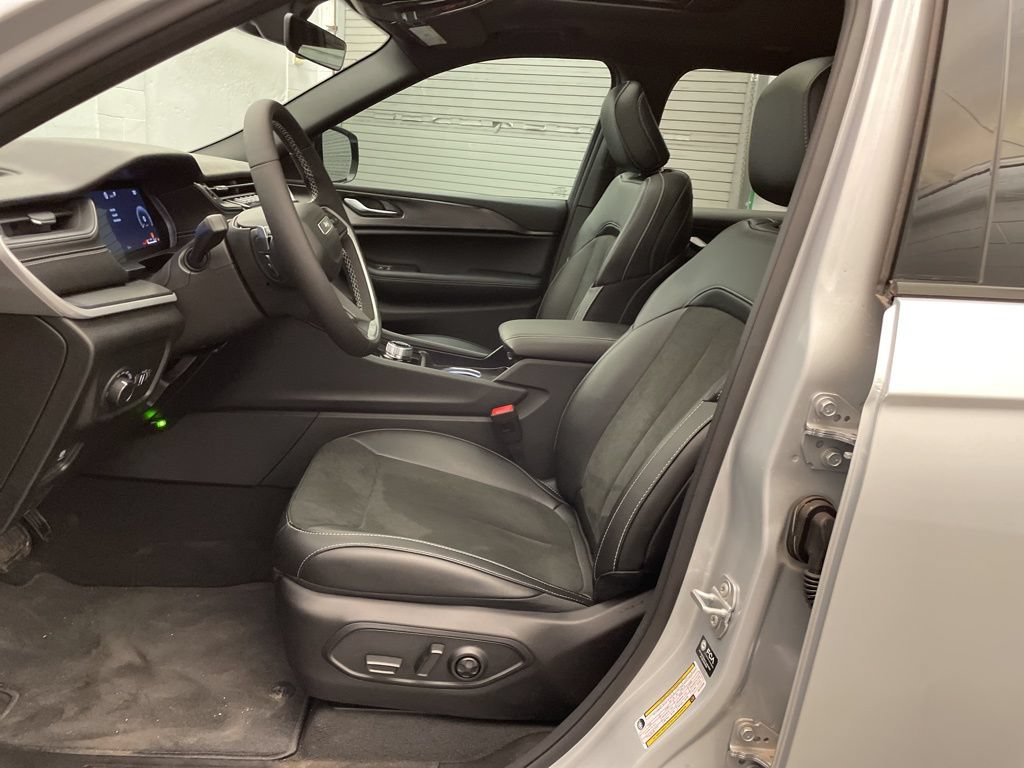 New 2025 Jeep Grand Cherokee L Altitude AWD/4WD image 15