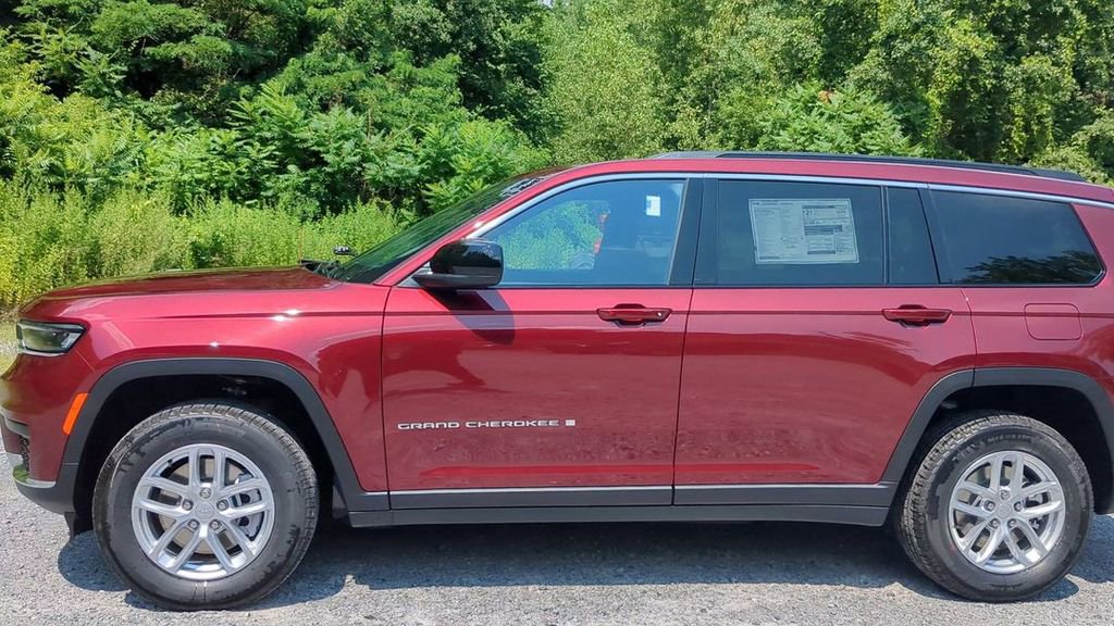 New 2025 Jeep Grand Cherokee L Laredo w/ Luxury Tech Group I image 3