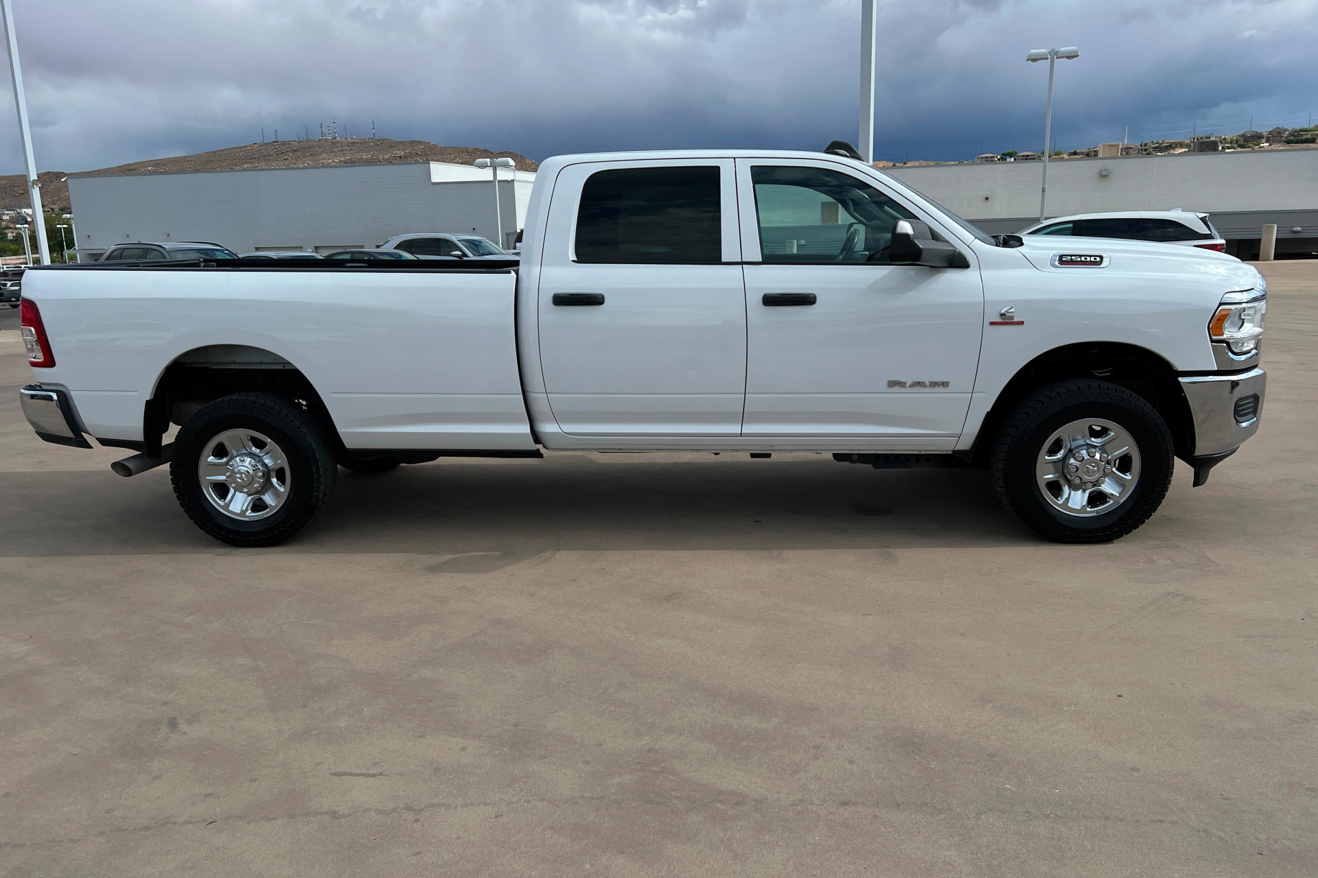 Used 2022 RAM 2500 Tradesman w/ Chrome Appearance Group AWD/4WD image 6