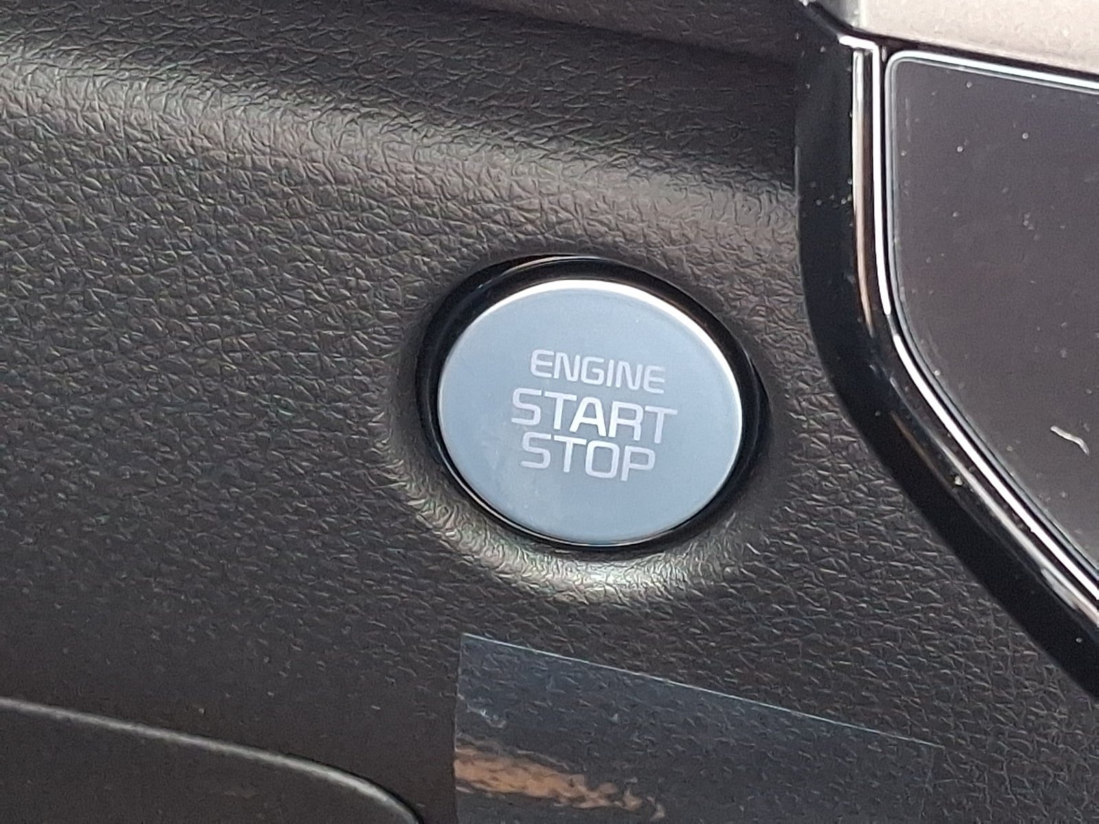 New 2026 Kia Carnival SX w/ SX Dark Edition Package FWD image 15