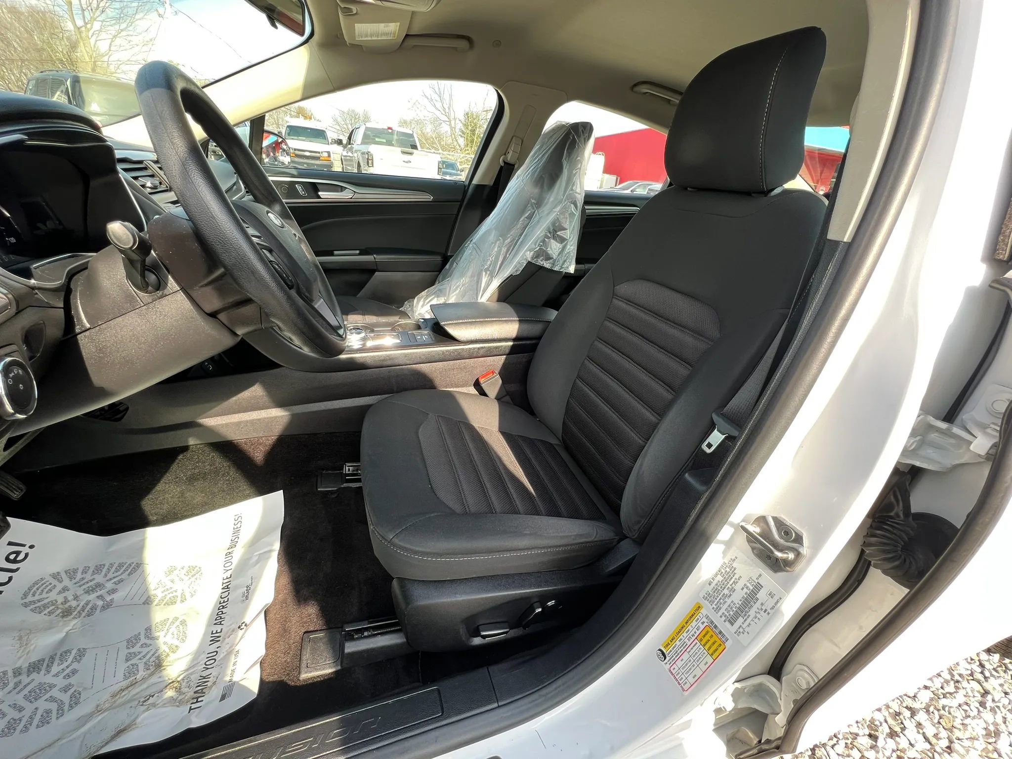 Used 2017 Ford Fusion SE image 11