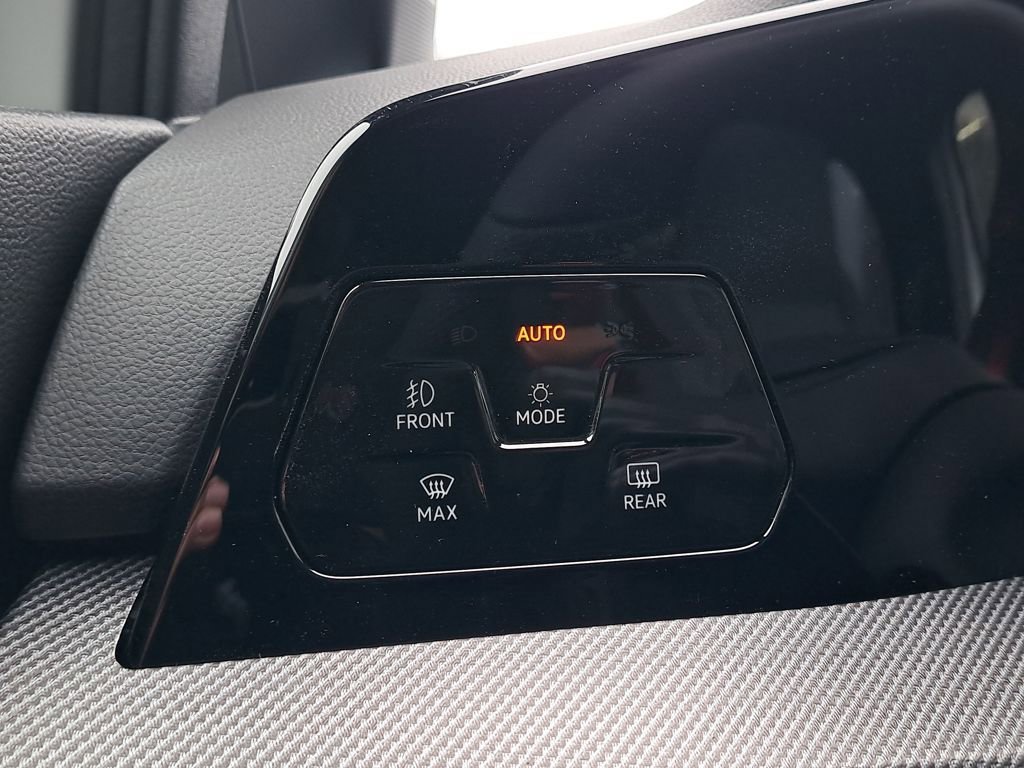 New 2026 Volkswagen GTI SE FWD image 25