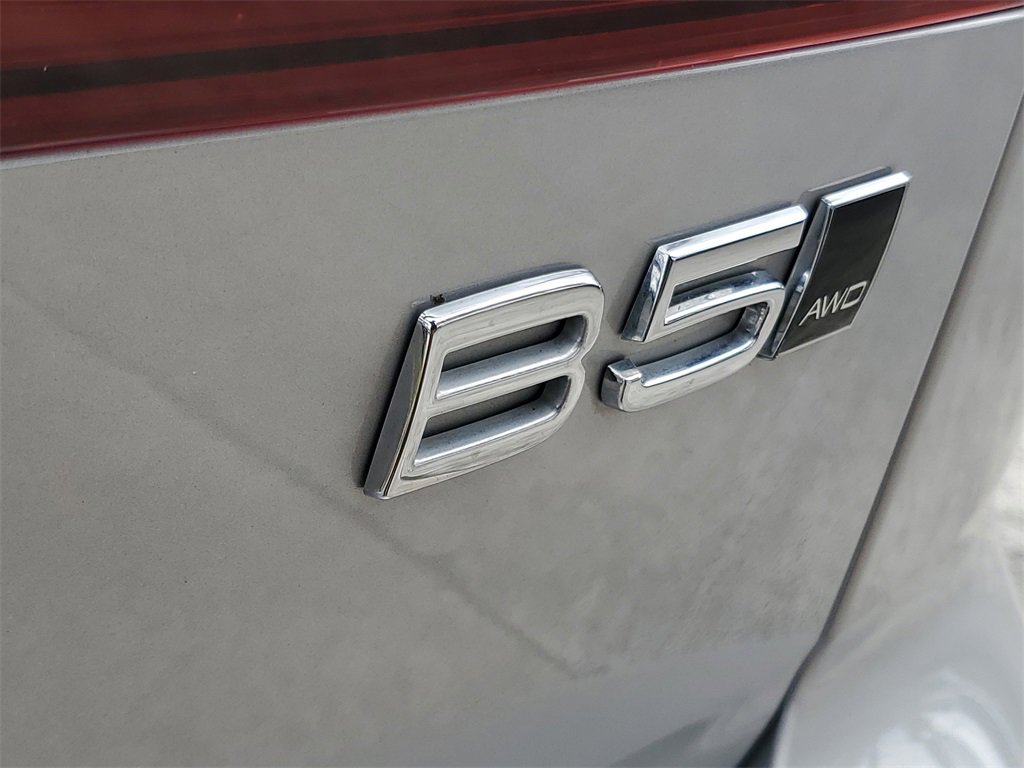 Certified 2025 Volvo V60 B5 Cross Country Plus image 8