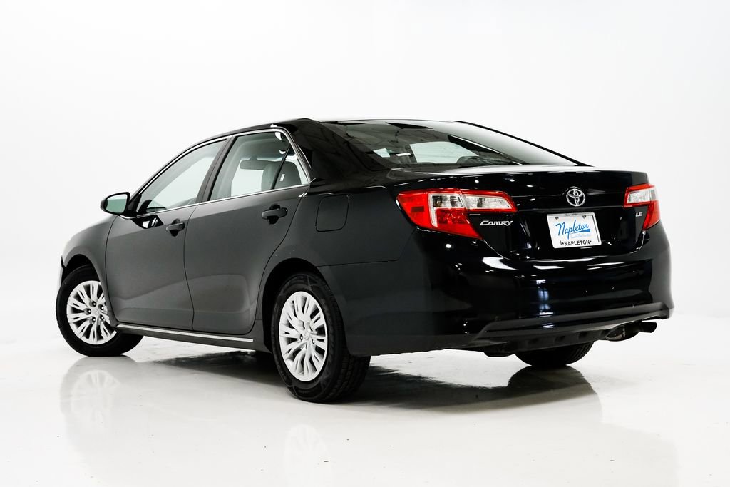 Used 2013 Toyota Camry LE image 24