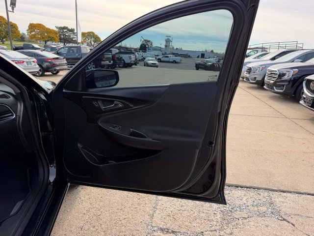 Used 2018 Chevrolet Malibu LT w/ Redline Edition FWD image 29