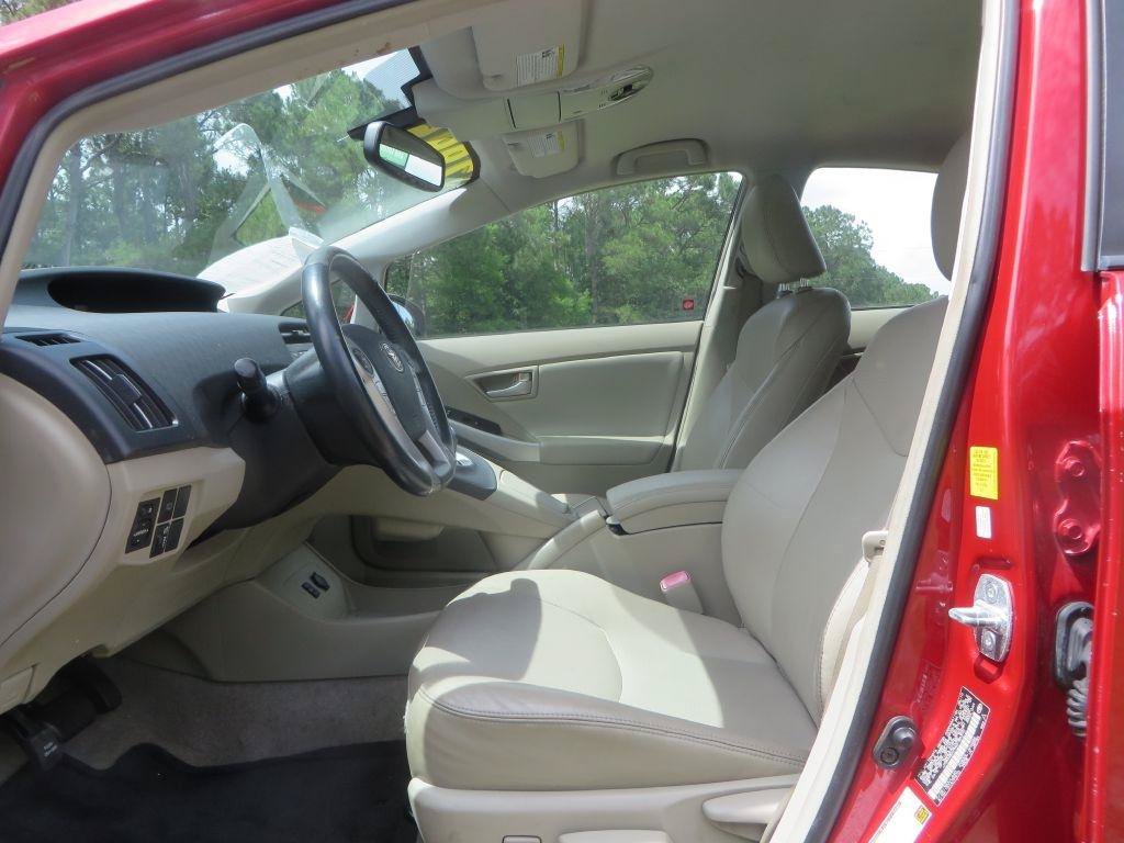 Used 2010 Toyota Prius Five w/ Advanced Technology Pkg FWD image 9