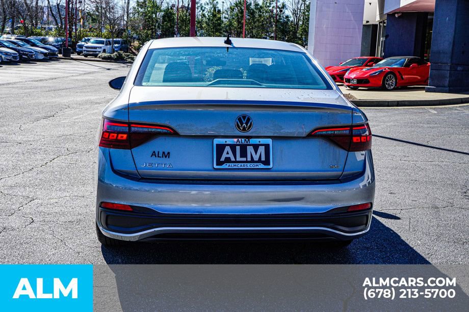 Used 2024 Volkswagen Jetta SE FWD image 11