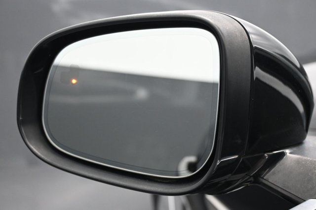 Used 2020 Jaguar XE S RWD image 4
