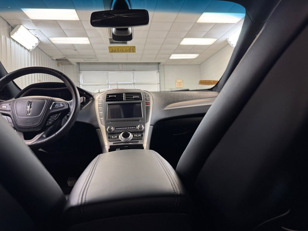 Used 2019 Lincoln MKZ Premiere image 22