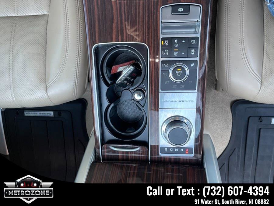 Used 2016 Land Rover Range Rover HSE image 32