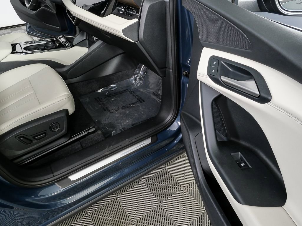 Certified 2025 Audi Q6 e-tron Premium w/ Convenience Package image 23