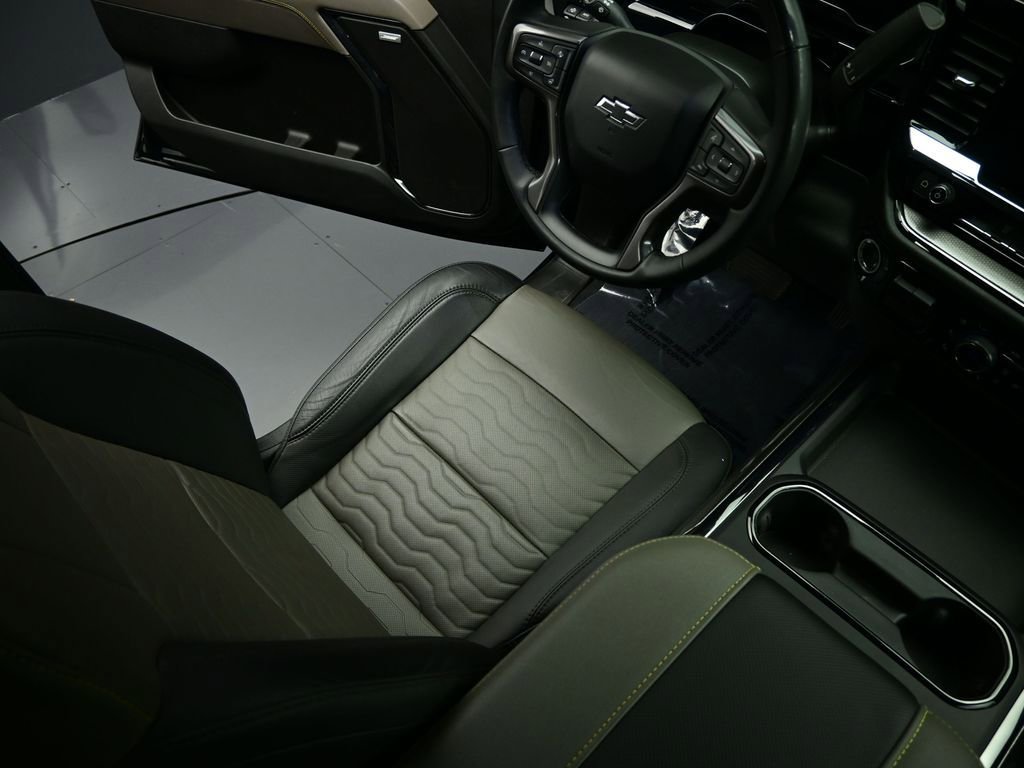 Used 2024 Chevrolet Silverado 2500 ZR2 w/ Technology Package image 40