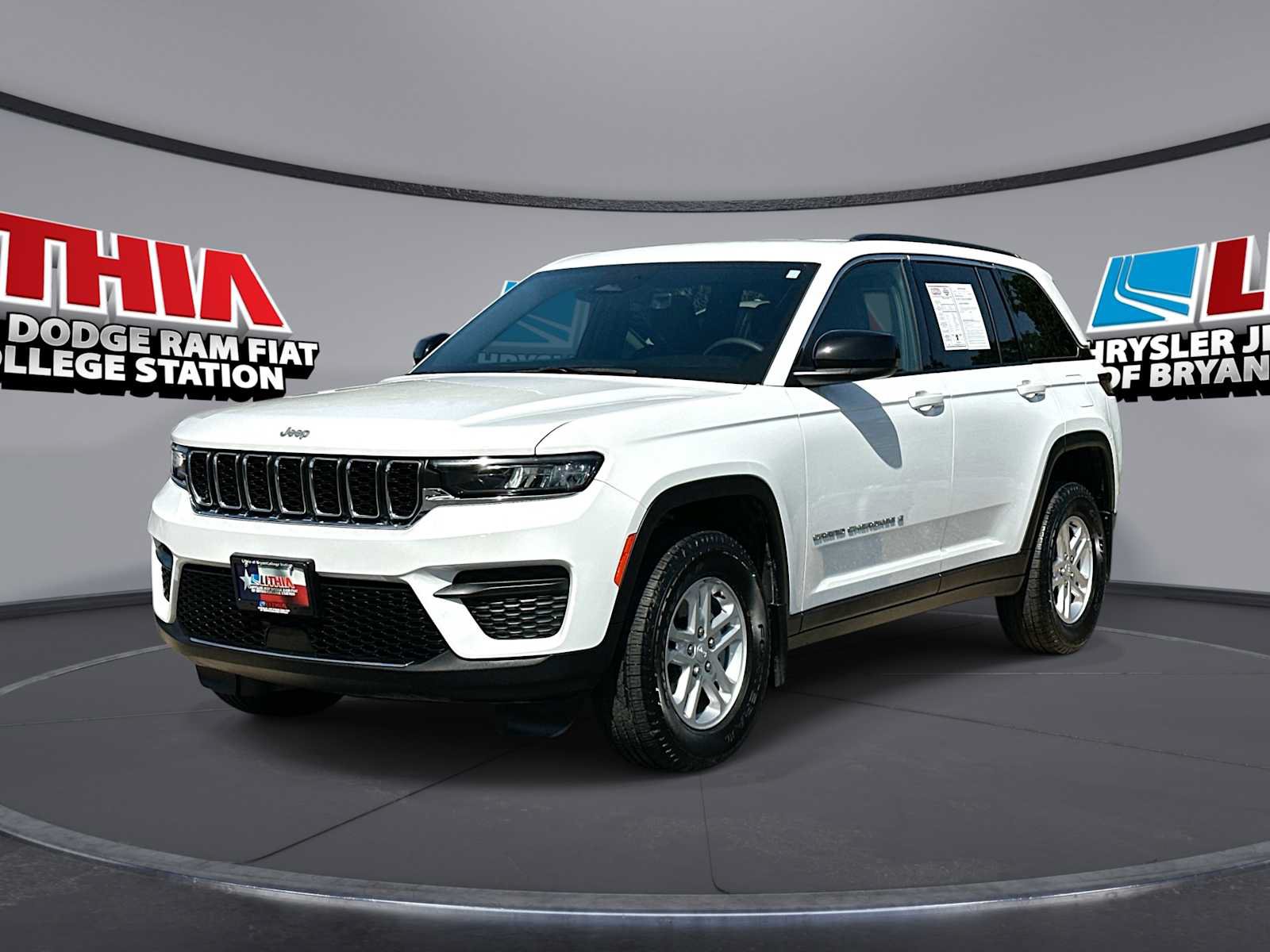 Used 2025 Jeep Grand Cherokee Laredo w/ MOPAR Finishing Package