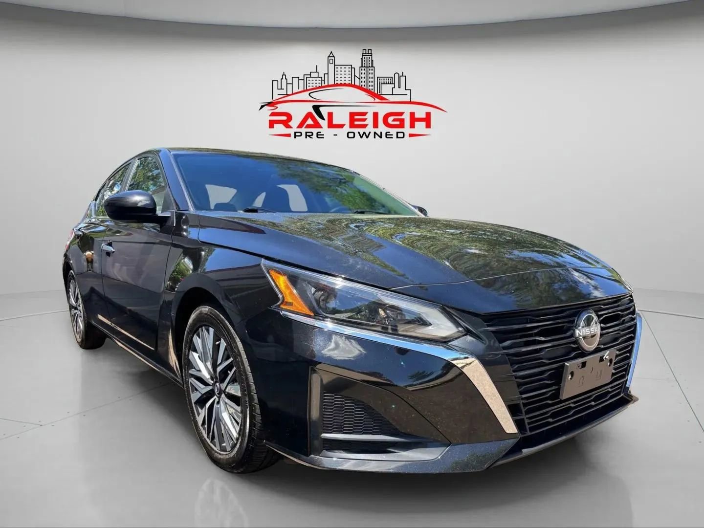 Used 2023 Nissan Altima 2.5 SV image 5