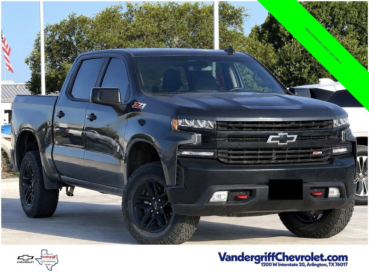Used 2022 Chevrolet Silverado 1500 LT Trail Boss w/ LPO, Dark Essentials Package AWD/4WD image 2