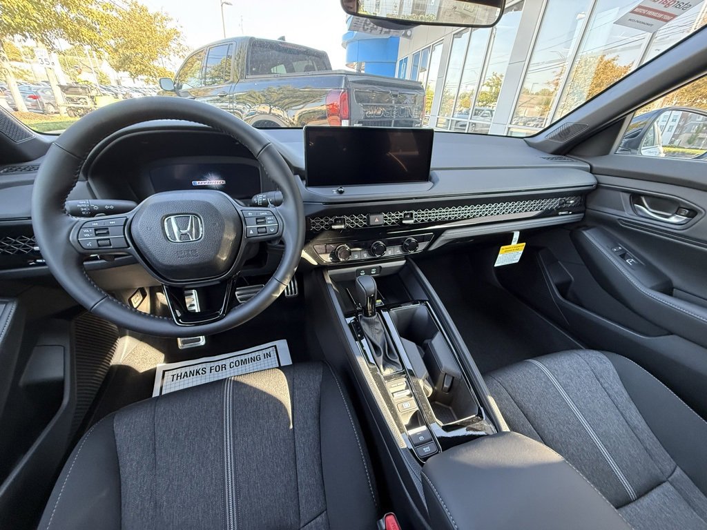 Used 2025 Honda Accord Sport image 7