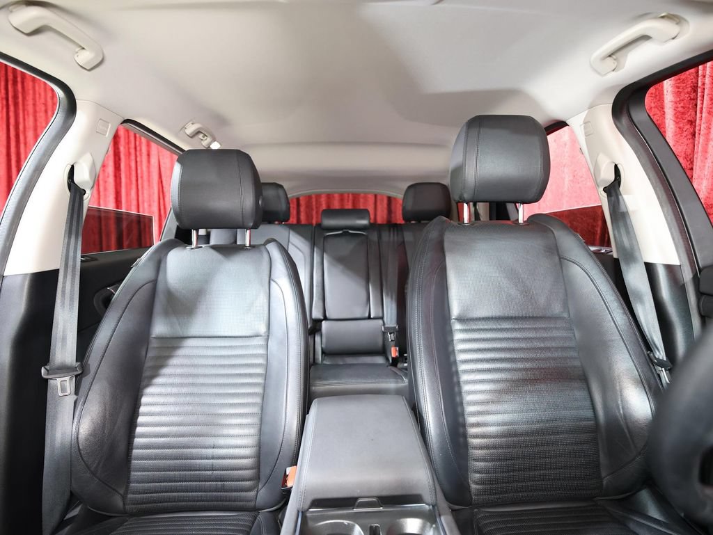 Used 2020 Land Rover Discovery Sport SE AWD/4WD image 25