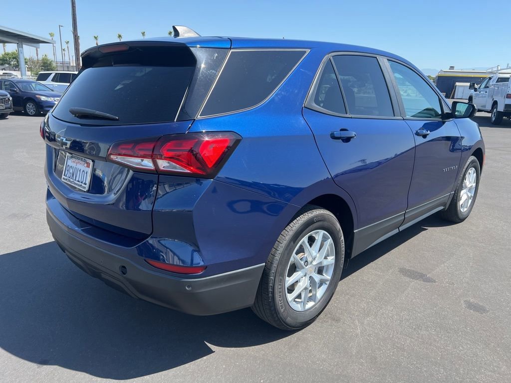 Used 2023 Chevrolet Equinox LS w/ LS Convenience Package FWD image 5
