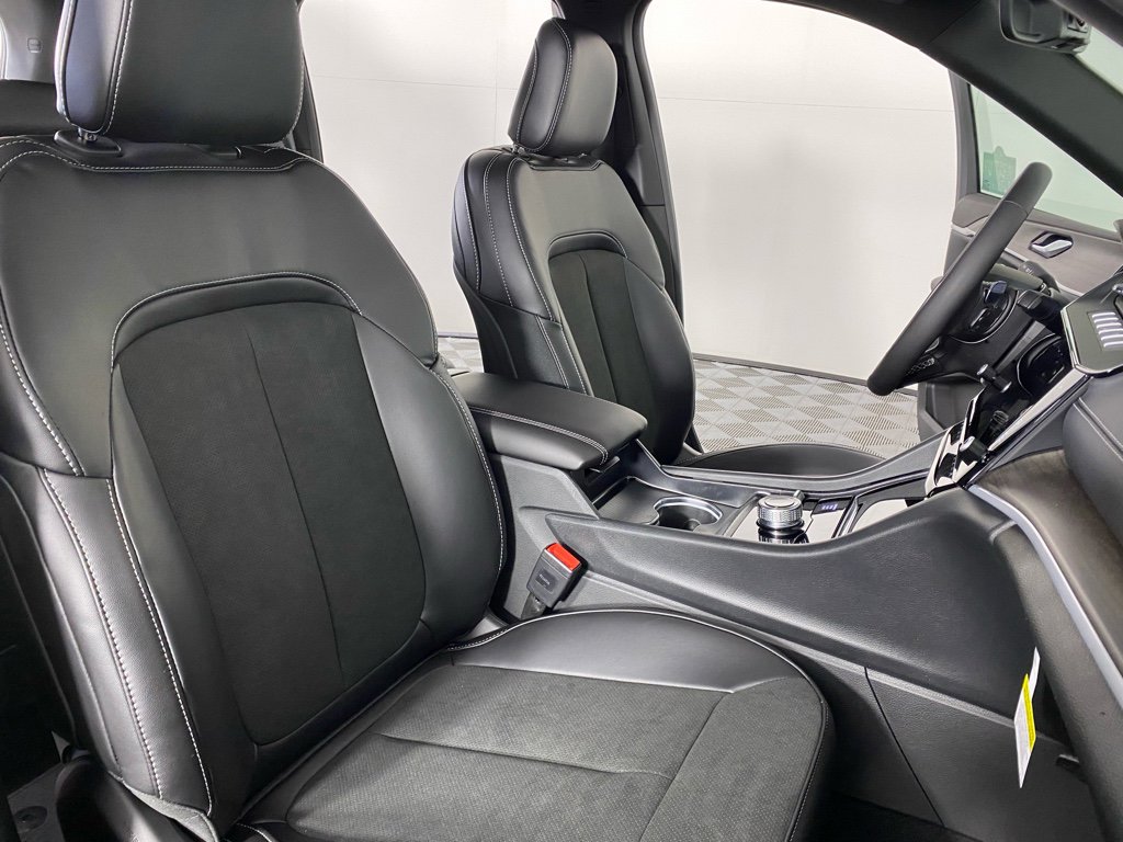 New 2026 Jeep Grand Cherokee Altitude image 13