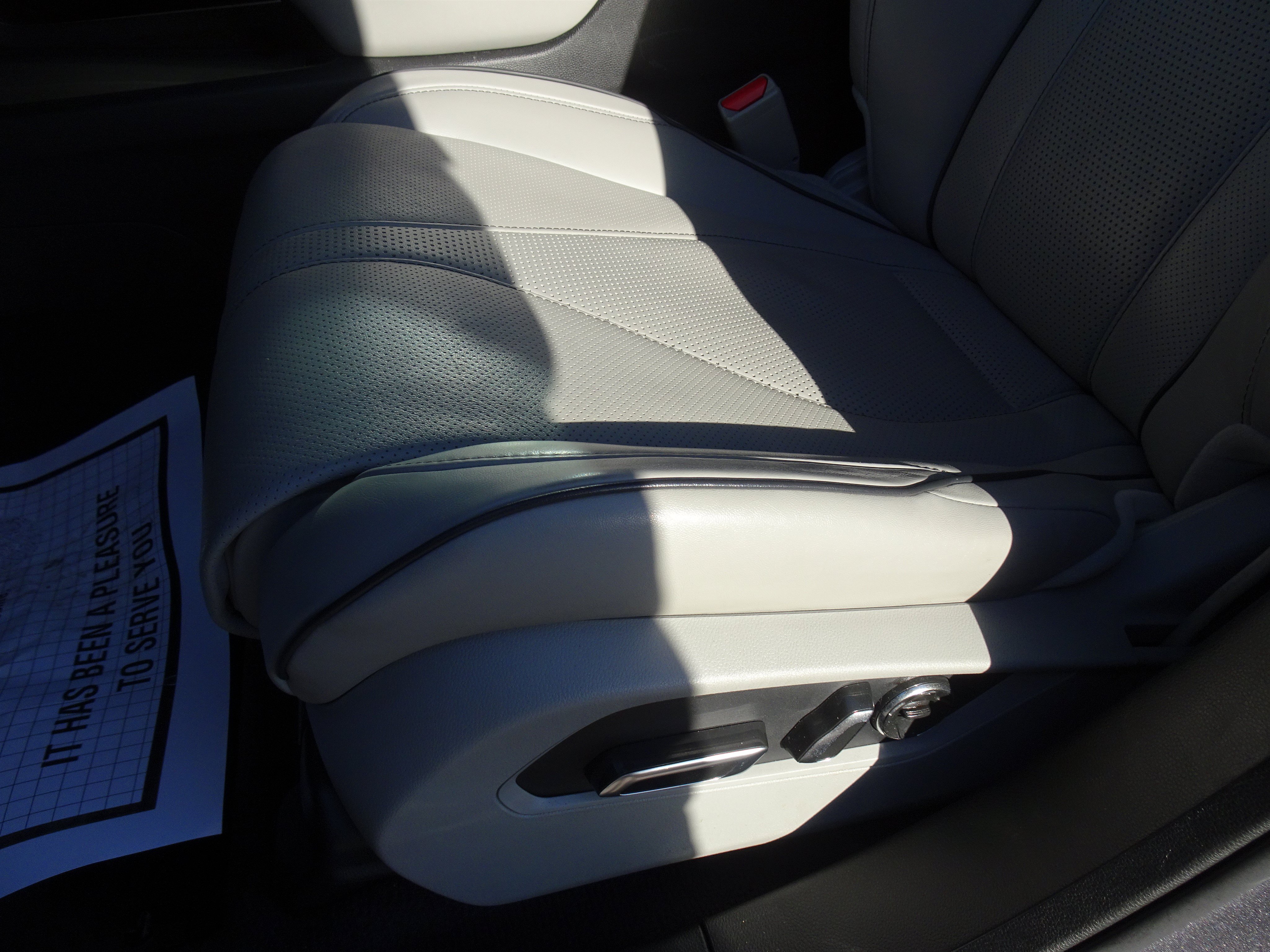 Used 2019 Acura RDX w/ Advance Package AWD/4WD image 9