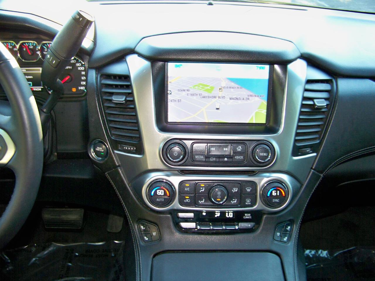 Used 2015 Chevrolet Suburban LTZ image 24