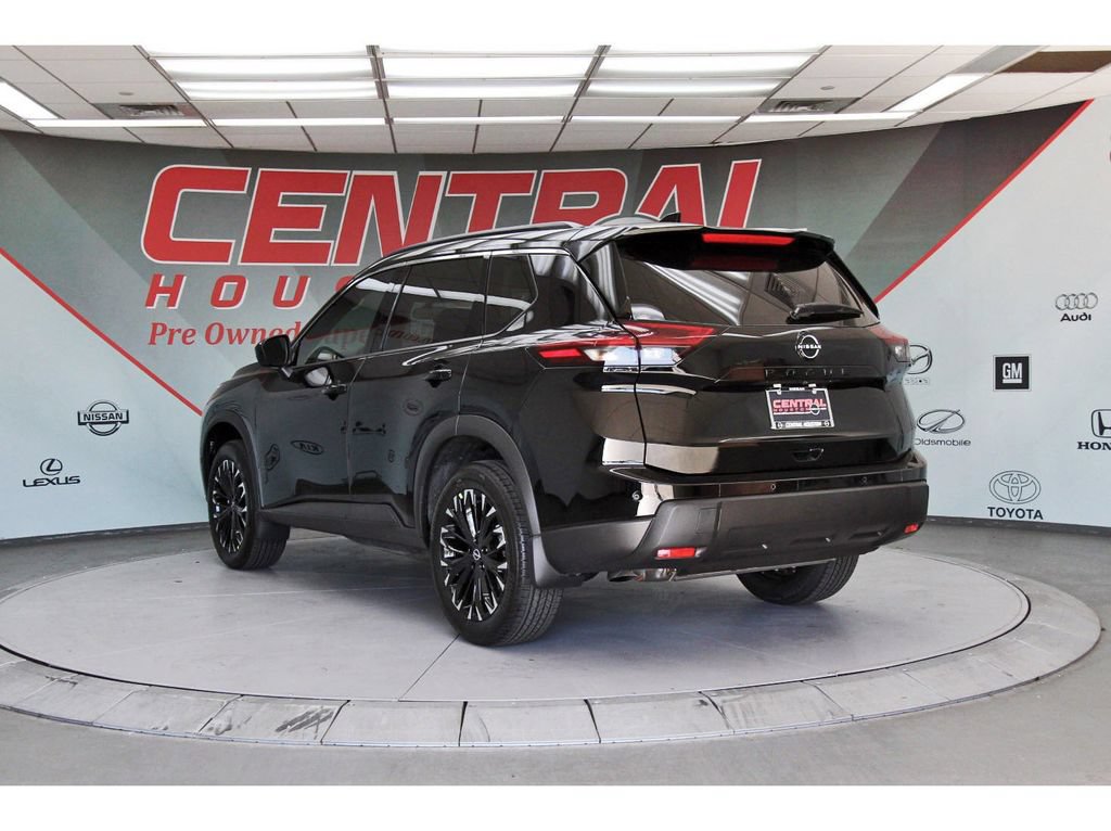 New 2026 Nissan Rogue Dark Armor FWD image 4