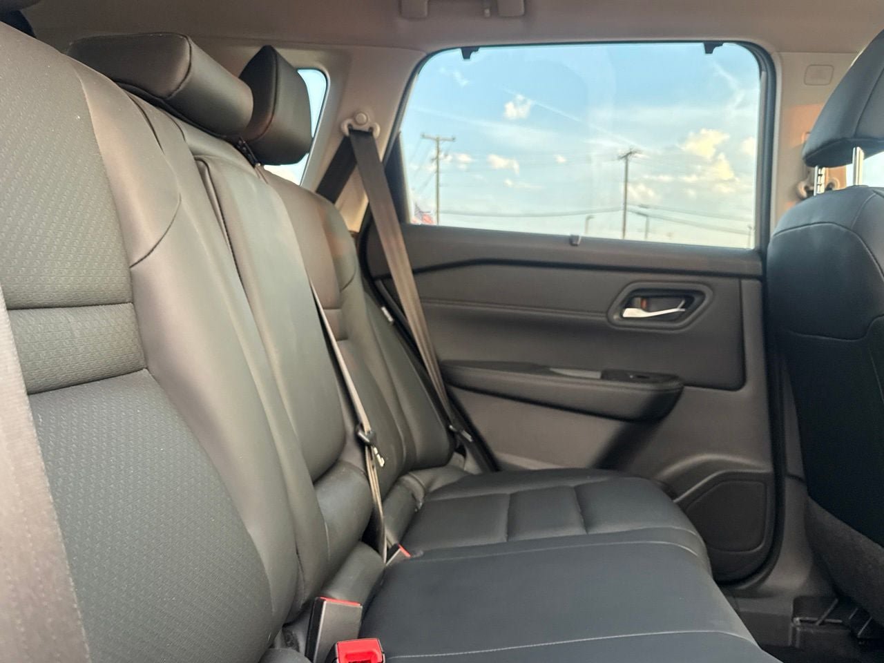 Certified 2024 Nissan Rogue SV w/ SV Premium Package AWD/4WD image 33