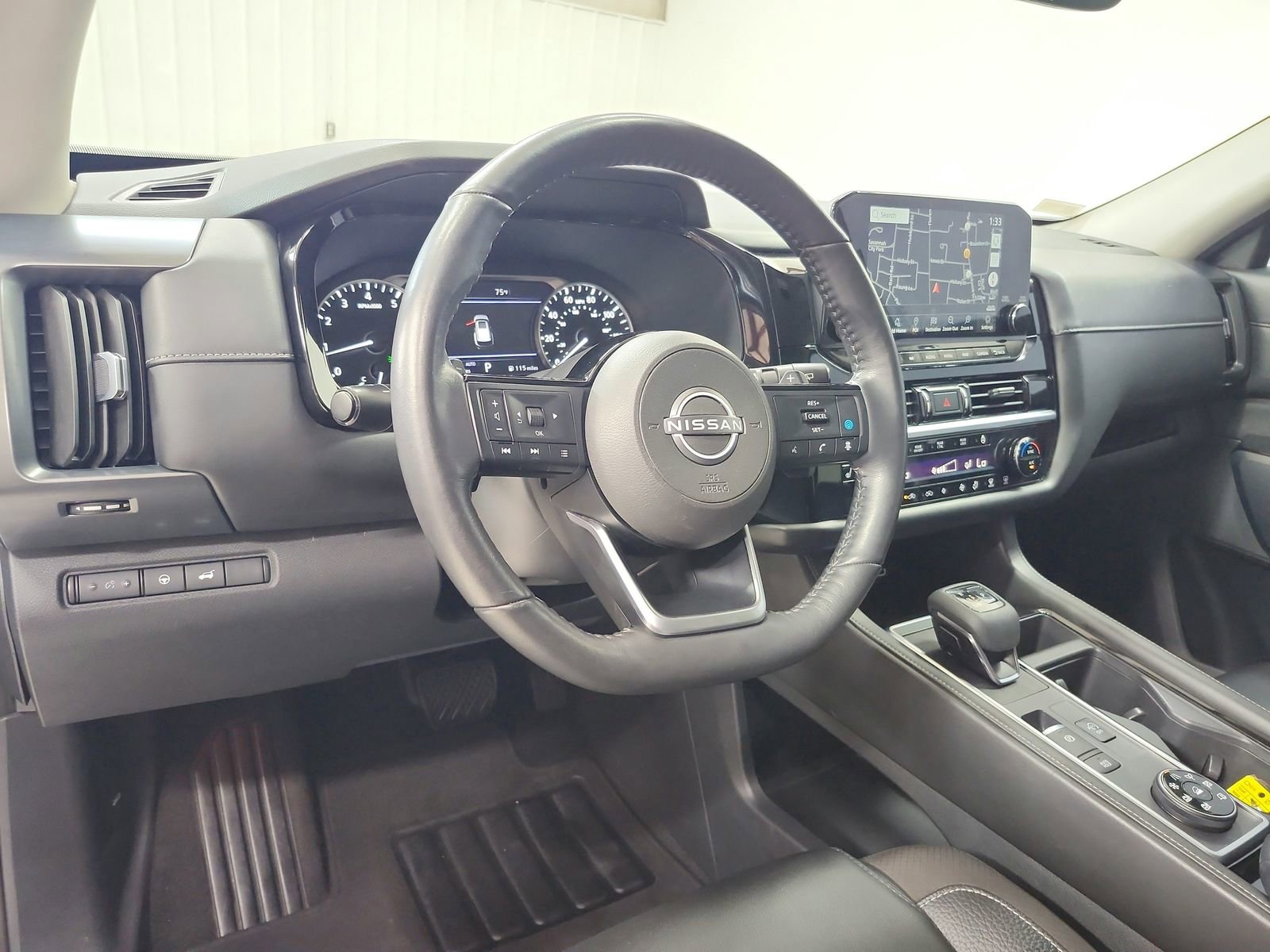 Used 2022 Nissan Pathfinder SL w/ Lighting Package (N92) image 18