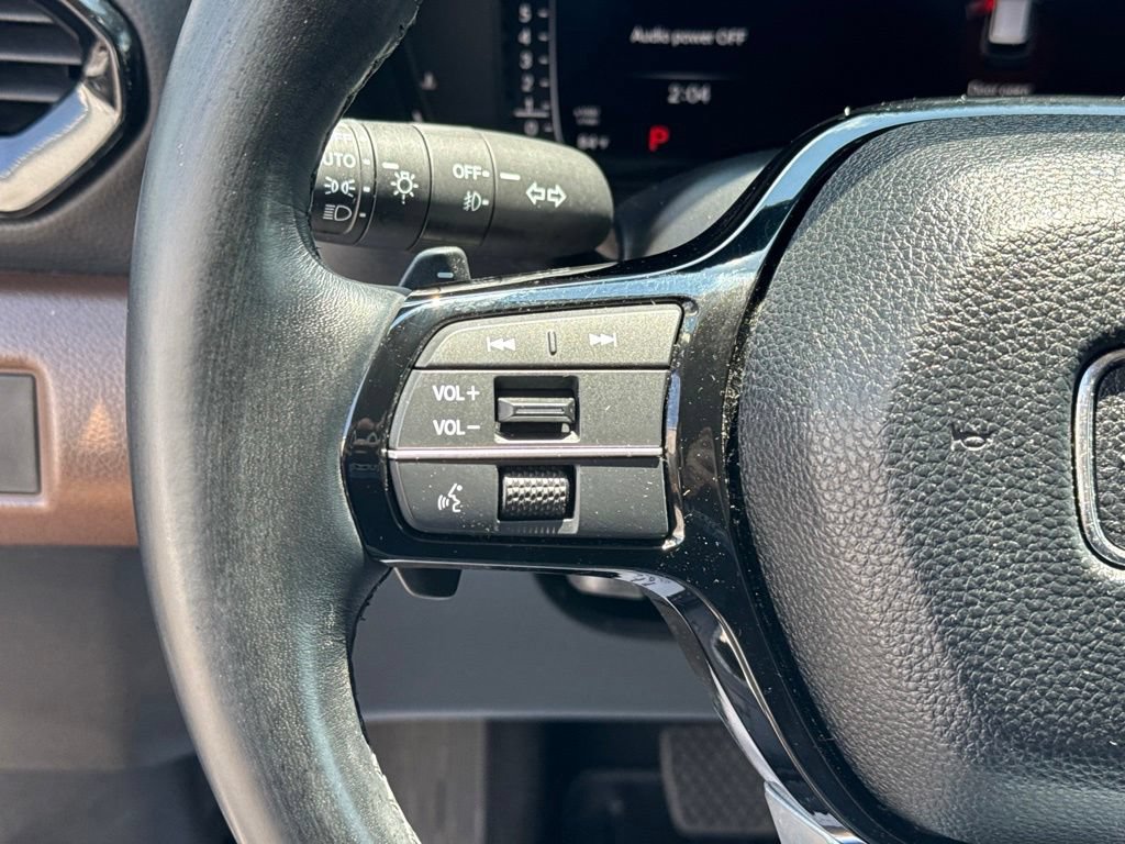 Used 2025 Honda Pilot Elite image 16