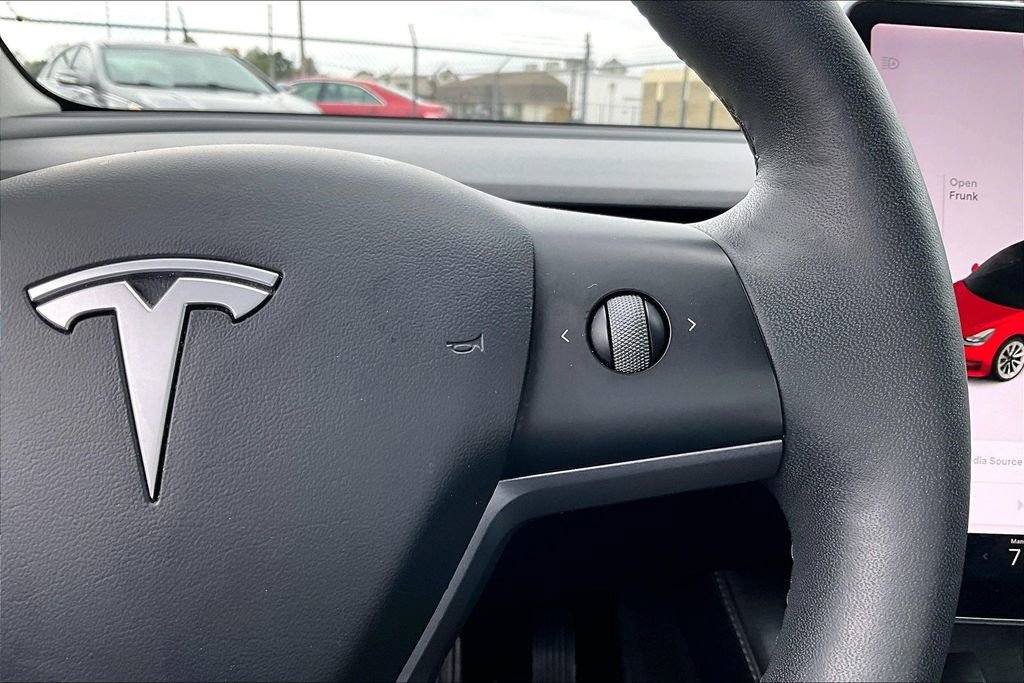Used 2022 Tesla Model 3 Standard Range image 27