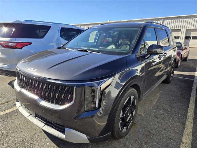 Used 2025 Kia Carnival EX image 10