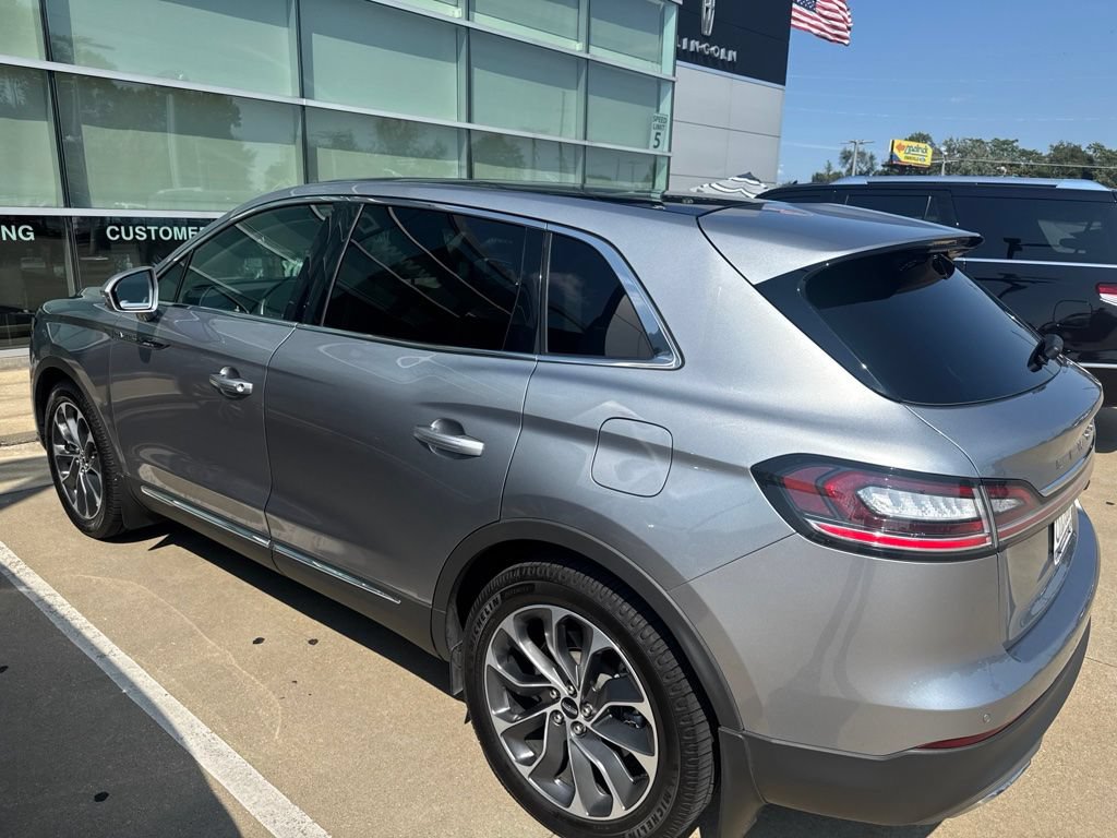 Used 2022 Lincoln Nautilus Reserve AWD/4WD image 6