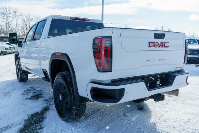Used 2025 GMC Sierra 2500 AT4 AWD/4WD image 8