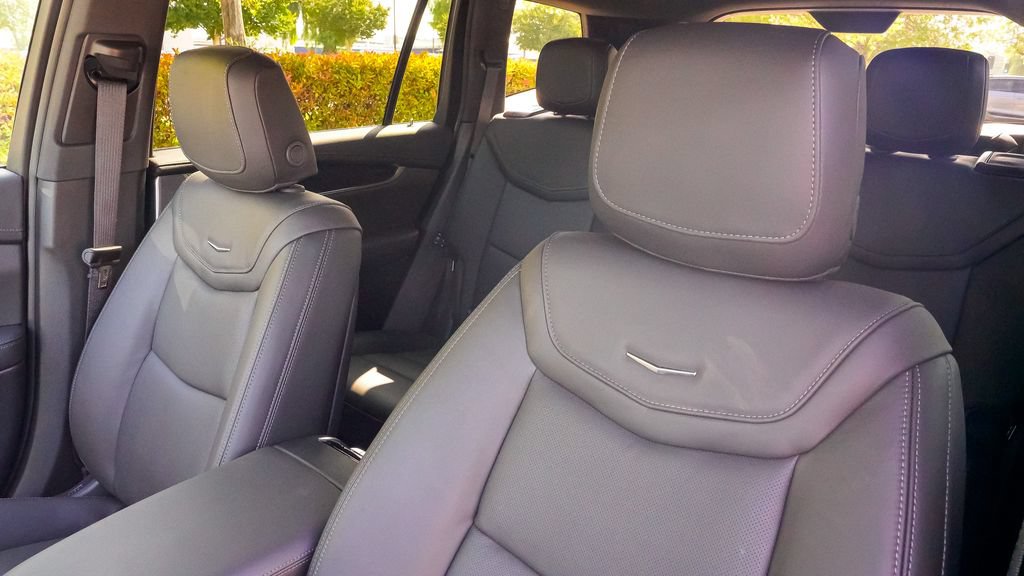 Used 2025 Cadillac XT6 Premium Luxury w/ Technology Package FWD image 18