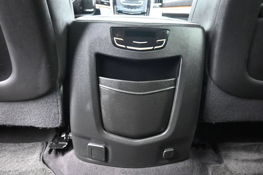 Used 2020 Cadillac Escalade Luxury w/ LPO, Radiant Package AWD/4WD image 38