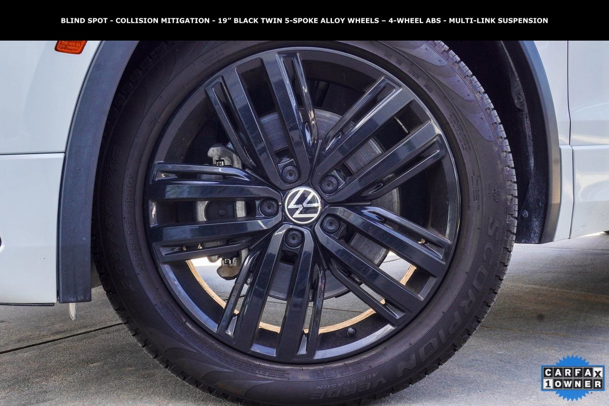 Used 2022 Volkswagen Tiguan SE R-Line image 3