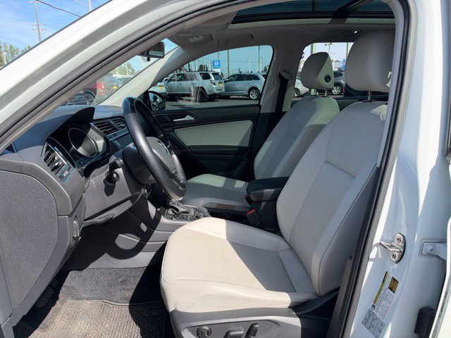 Used 2018 Volkswagen Tiguan SEL AWD/4WD image 10