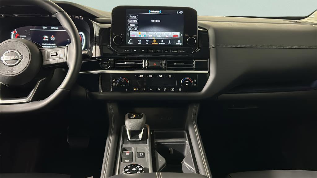 Used 2025 Nissan Pathfinder Platinum image 29