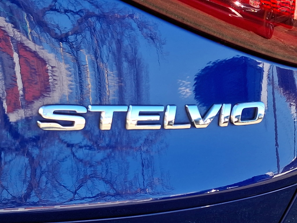 Used 2023 Alfa Romeo Stelvio Ti image 16