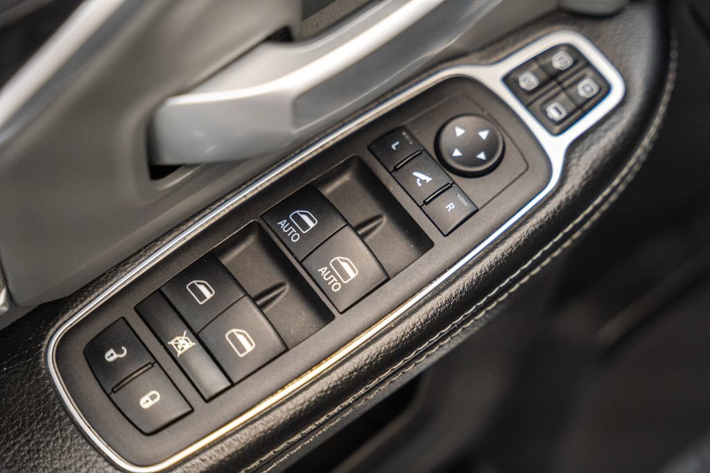 Used 2023 Chevrolet TrailBlazer LT w/ Convenience Package FWD image 45