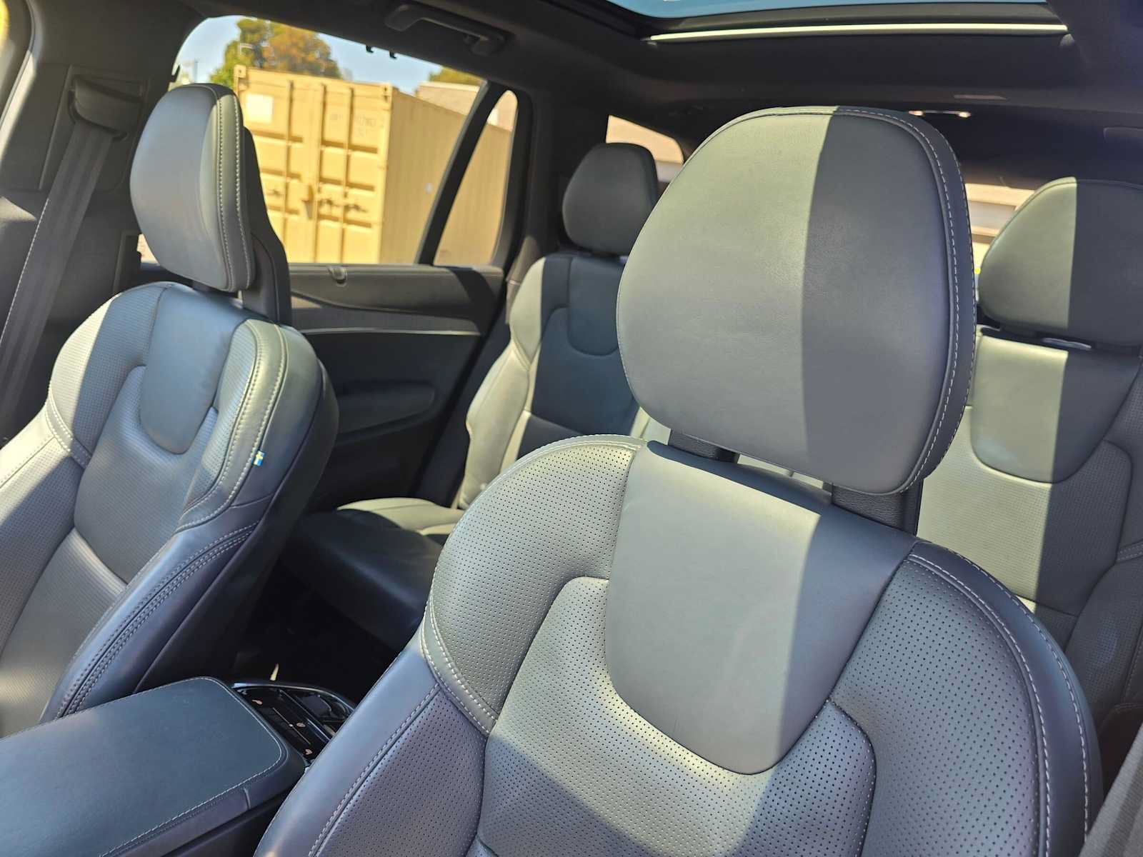 Used 2021 Volvo XC90 T8 Inscription w/ Advanced Package AWD/4WD image 25