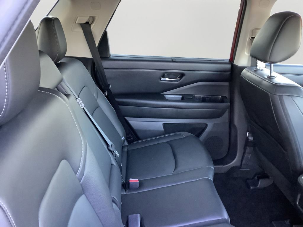 Used 2023 Nissan Pathfinder SL image 13